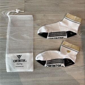 Arebesk Grip Socks